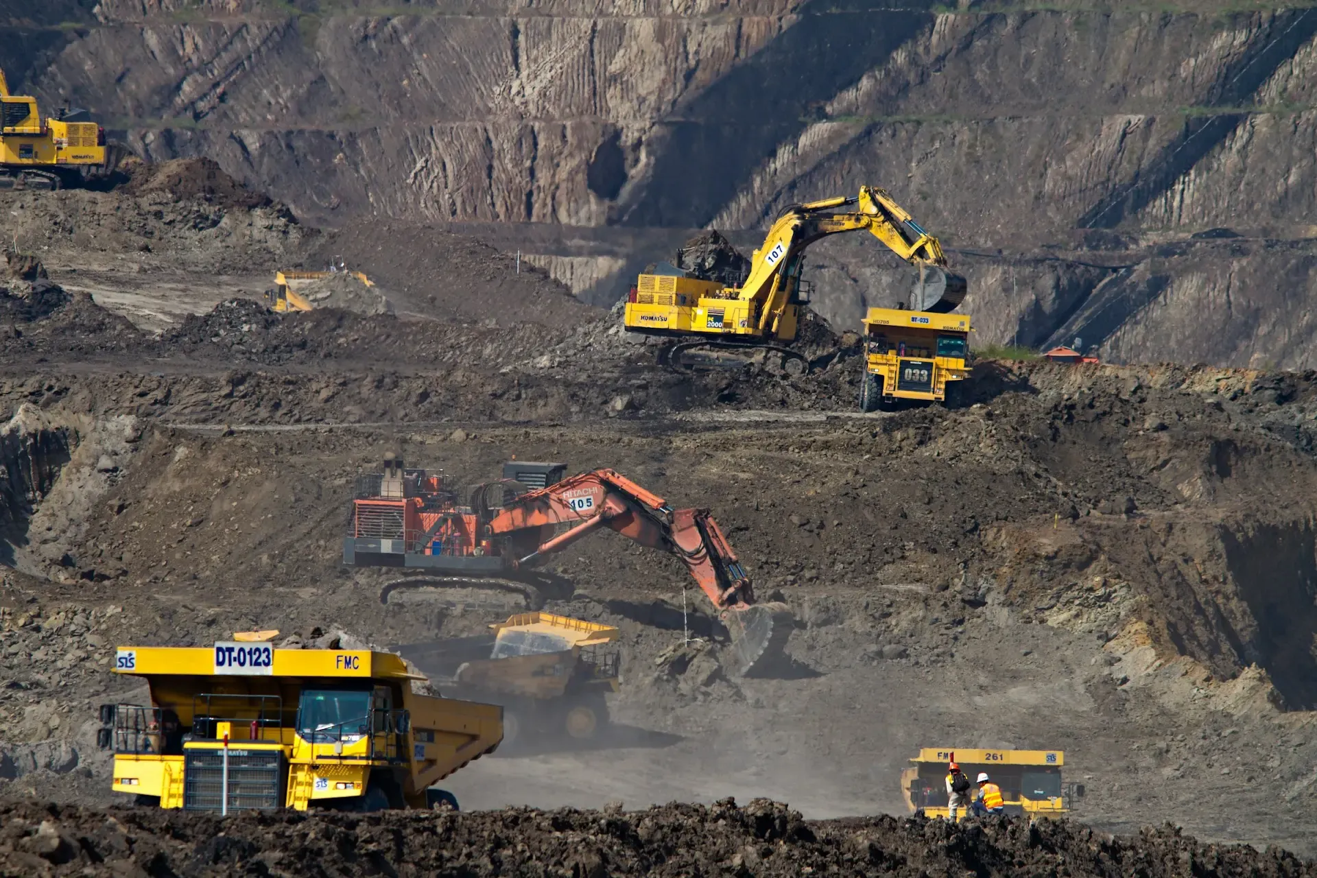 Supervisión de procesos de extracción y seguridad en minería